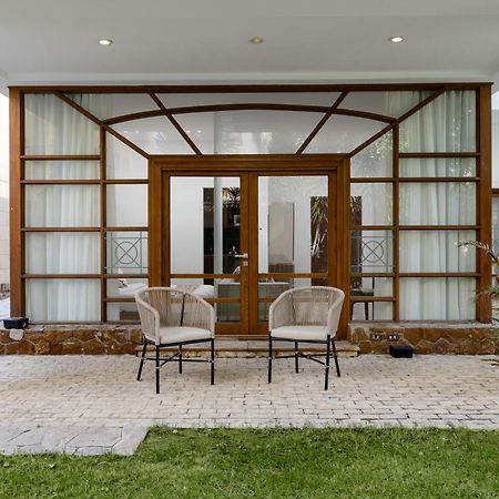 Livingville Nine Kaherah Luaran gambar