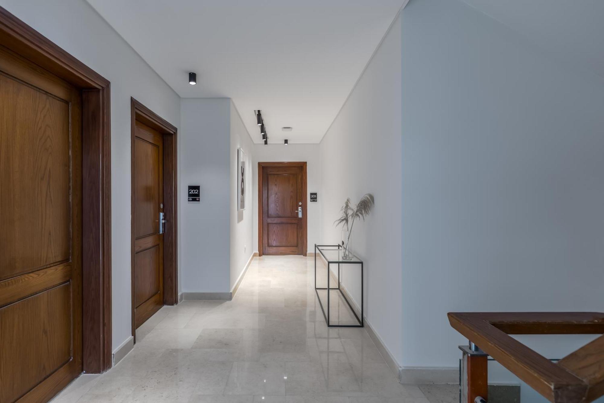 Livingville Nine Kaherah Luaran gambar