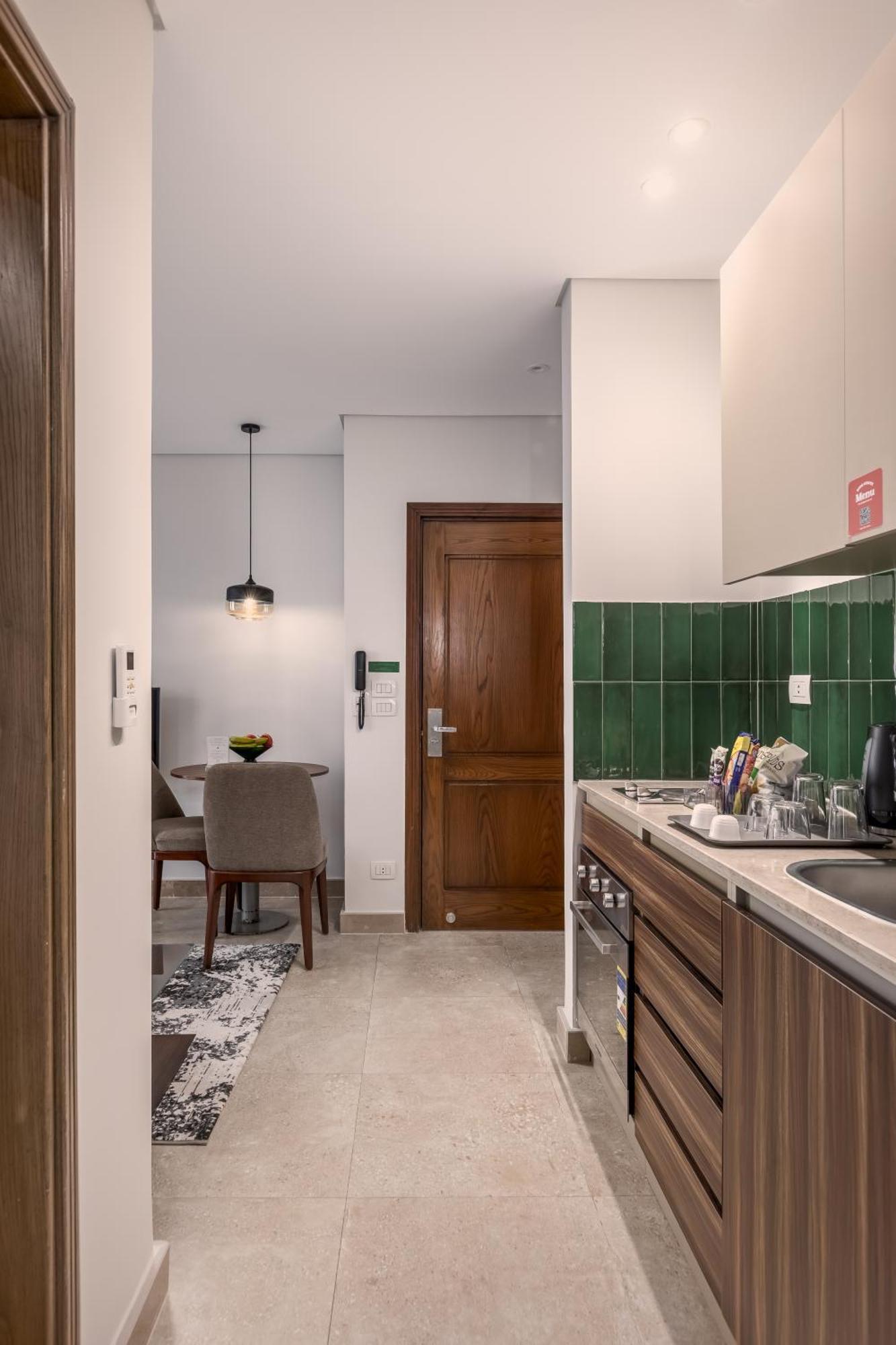 Livingville Nine Kaherah Luaran gambar