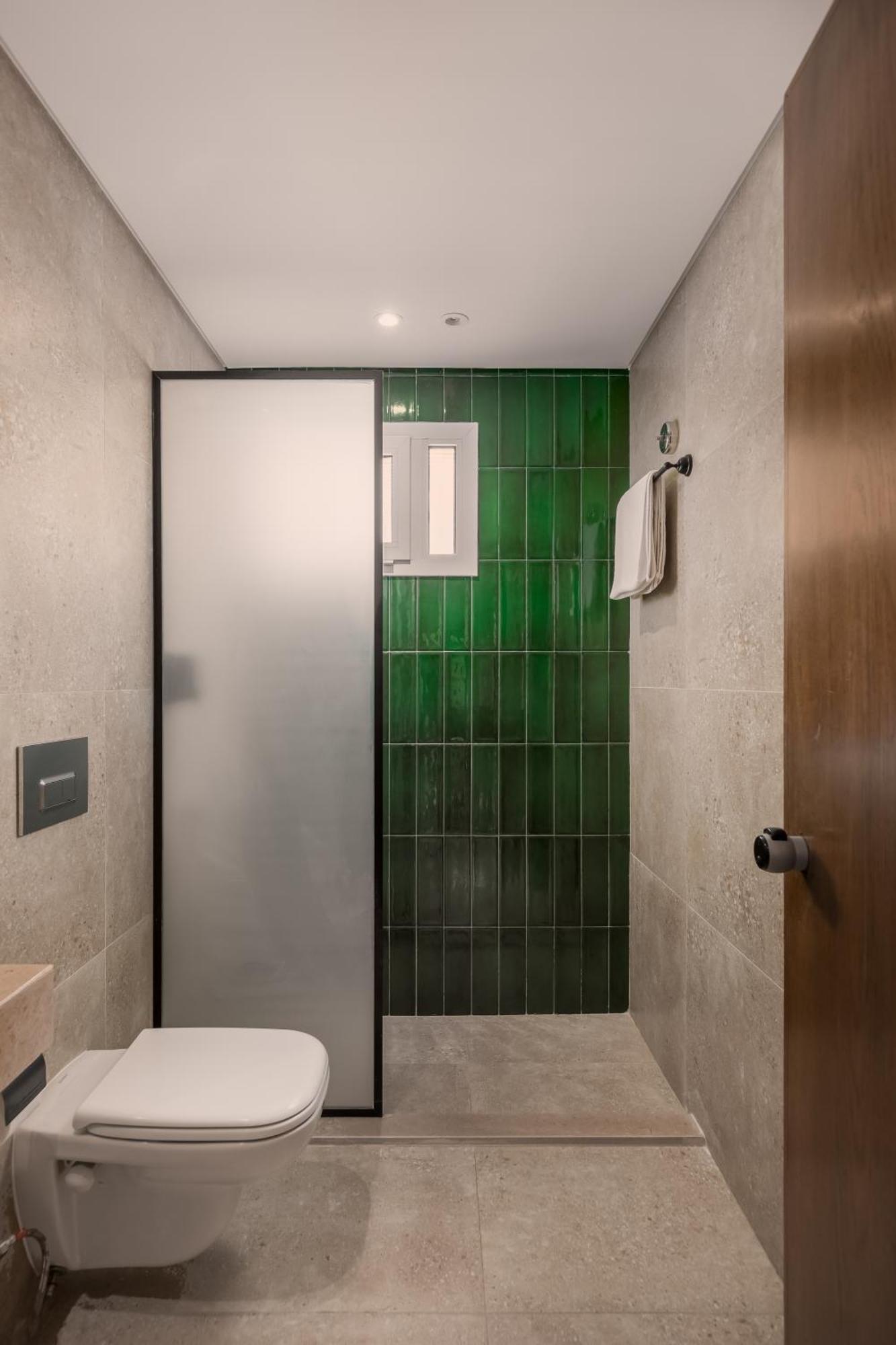 Livingville Nine Kaherah Luaran gambar